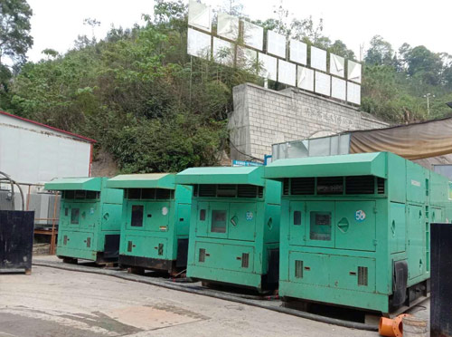 普宁先进的应急发电机系统中智能监测和控制系统如何确保电压稳定？